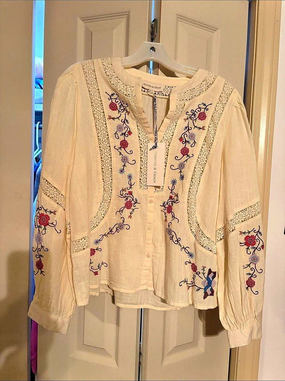 Embroidered Floral Blouse in Cream new with tags